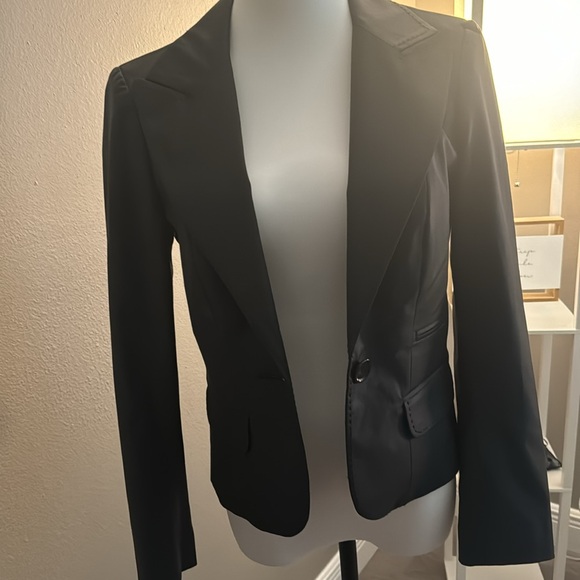 Bebe/Excellent condition, worn maybe once or twice gray blazer jacket size 6 - Picture 5 of 8